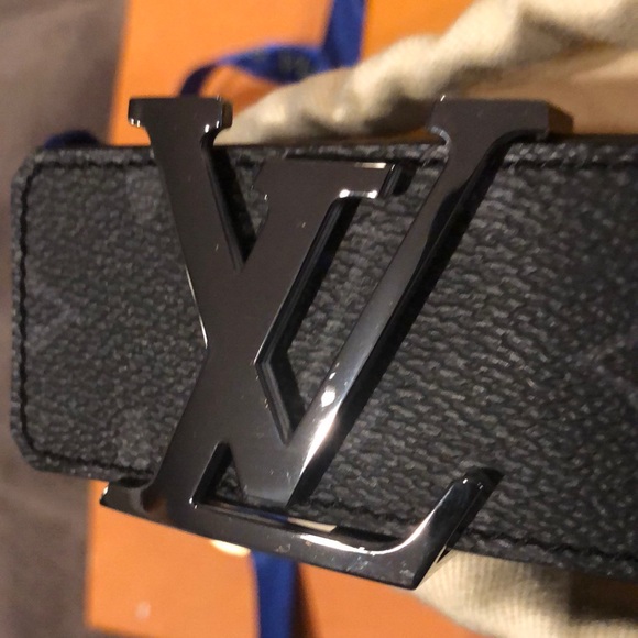 Meet your Posher Ambassador Carlos G - Picture 3 of 11